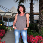 Elena, 47