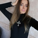 Julia, 24