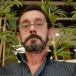 Carlos, 47