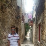 Dejan, 52